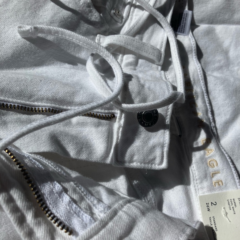 American Eagle white barrel jeans! - Picture 7 of 7